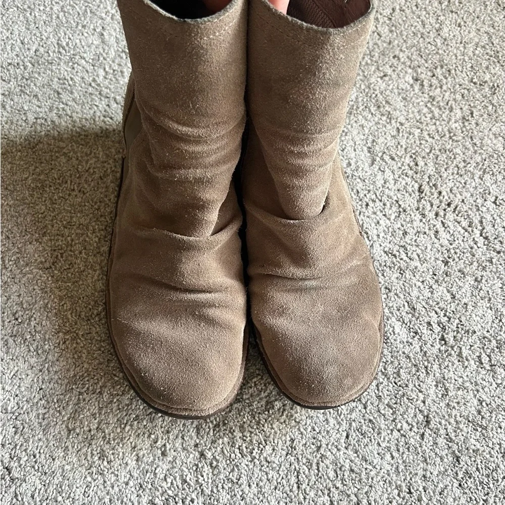 Bionica Gilford Boots Women's Size 10 Tan Suede Leather Ankle Wedge Booties Zip - Picture 5 of 6